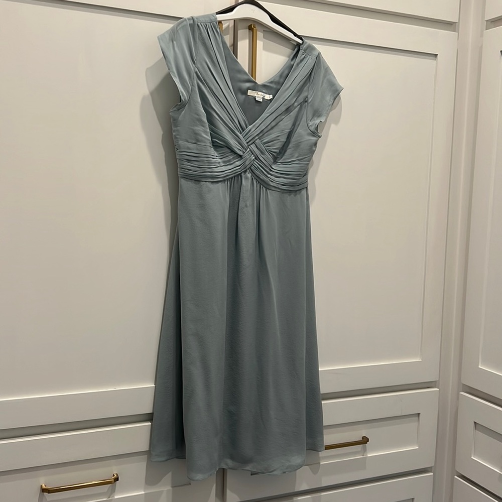 BODEN Dress - 100 % silk. light blue.